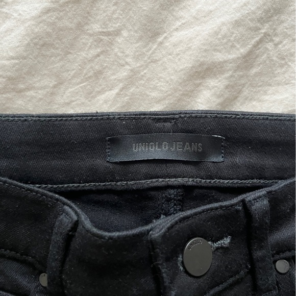 Uniqlo Ultra Stretch High Rise Jeans - Picture 2 of 3